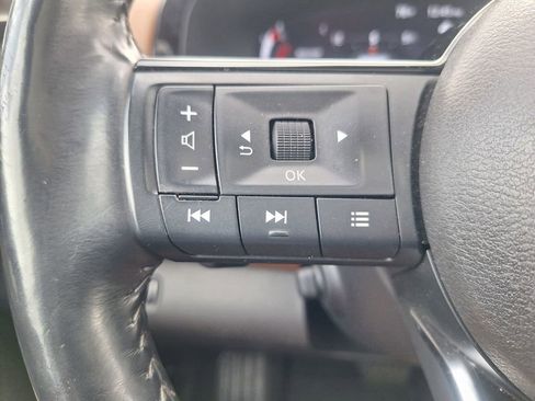 Used 2024 Nissan Pathfinder Platinum FWD image 13