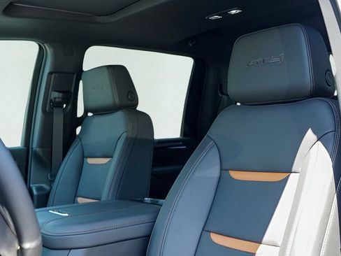 New 2026 GMC Sierra 2500 AT4 w/ AT4 Premium Plus Package AWD/4WD image 11