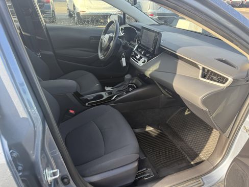 Used 2022 Toyota Corolla LE image 11