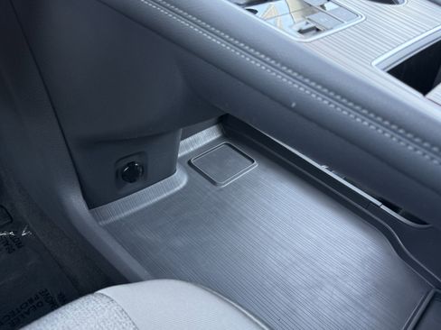 Used 2024 Toyota Sienna LE image 85