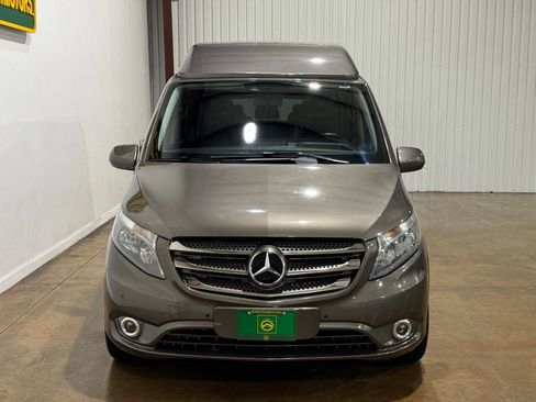 Used 2016 Mercedes-Benz Metris Passenger image 2