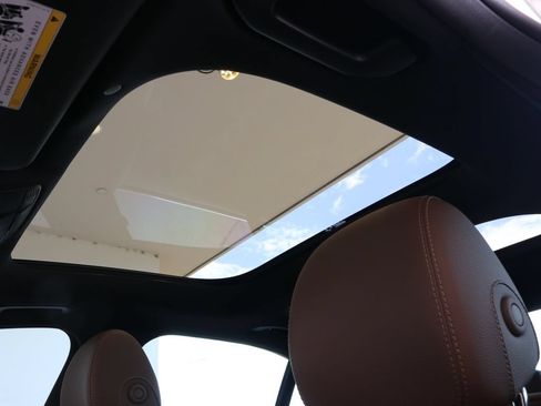 Used 2022 Mercedes-Benz E 350 4MATIC Sedan image 25
