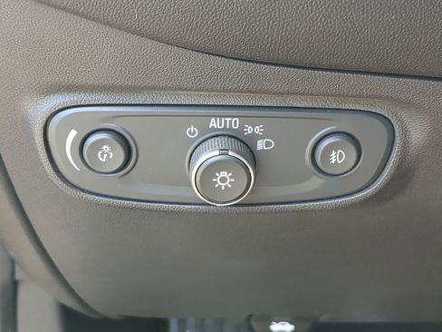 Used 2020 Chevrolet Equinox LT FWD image 22