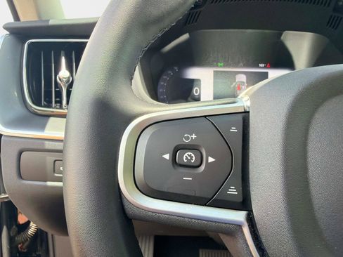 Certified 2025 Volvo XC60 B5 Core AWD/4WD image 27