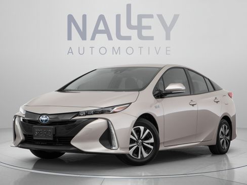 Used 2018 Toyota Prius Prime Advanced FWD image 11
