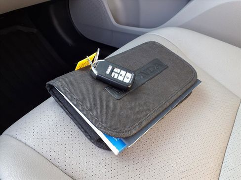 Used 2016 Honda Accord EX-L image 16