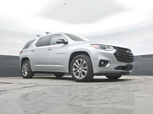 Used 2019 Chevrolet Traverse Premier w/ LPO, Blackout Package AWD/4WD image 48
