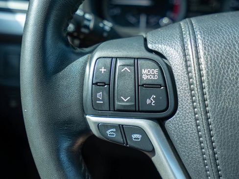 Used 2015 Toyota Highlander Limited AWD/4WD image 13
