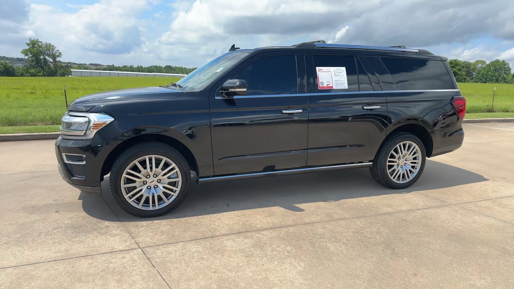 Used 2024 Ford Expedition Max Limited AWD/4WD image 5