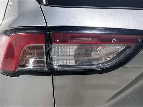 Used 2022 Ford Escape SE FWD image 35