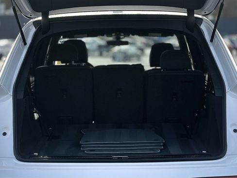 Used 2025 Audi Q7 2.0T Premium w/ Convenience Plus Package image 6