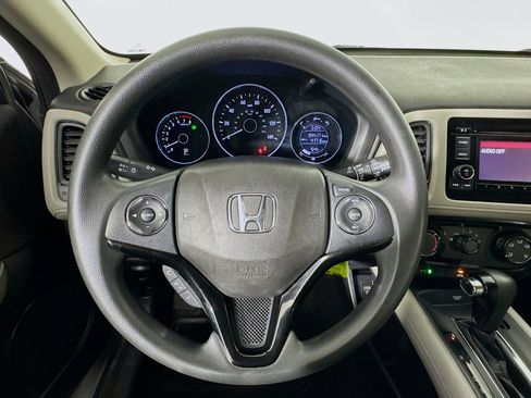 Used 2020 Honda HR-V LX image 11