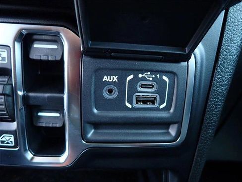 New 2025 Jeep Wrangler Sahara AWD/4WD image 21