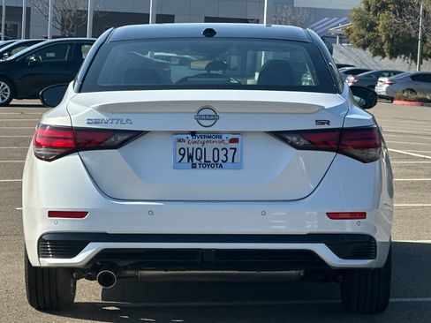 Used 2025 Nissan Sentra SR w/ SR Premium Package image 5
