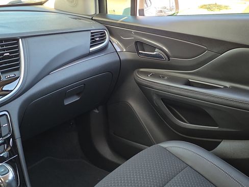 Used 2022 Buick Encore Preferred w/ Safety Package image 21