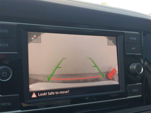 Used 2021 Volkswagen Jetta SE w/ SE Cold Weather Package image 26