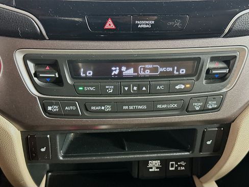 Used 2021 Honda Pilot EX image 22