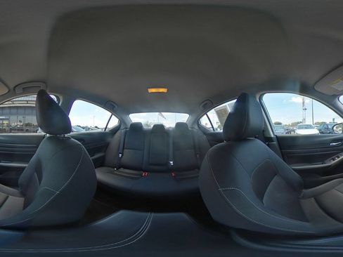 Used 2025 Nissan Altima 2.5 SV FWD image 42