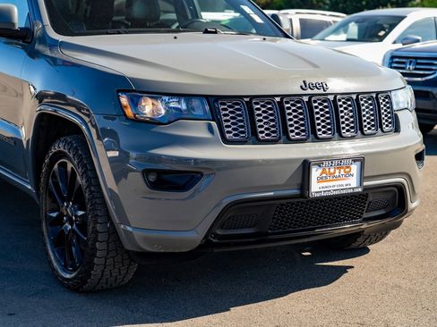 Used 2021 Jeep Grand Cherokee Laredo X image 7