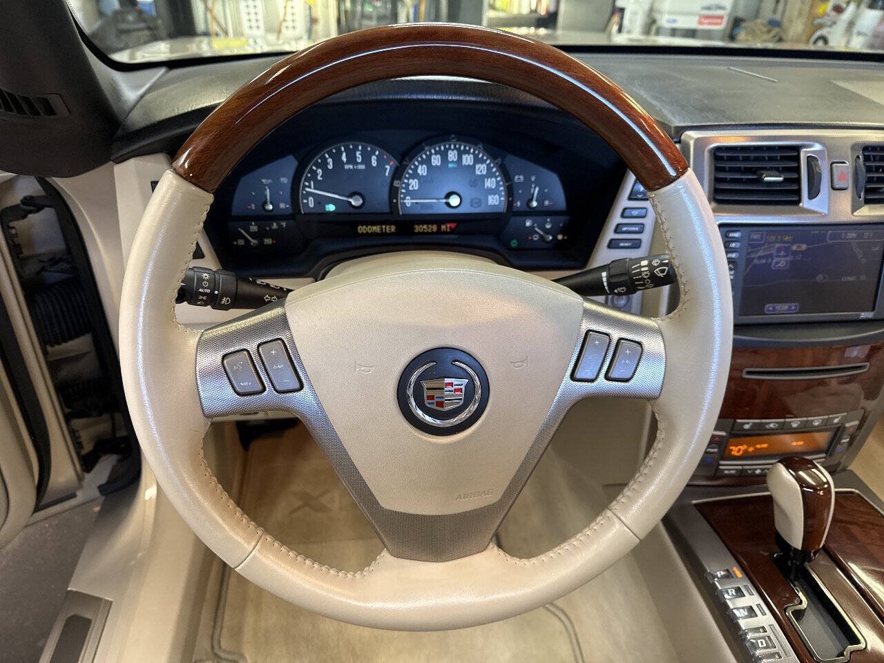 Used 2006 Cadillac XLR RWD image 62