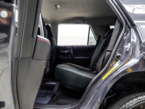 Used 2024 Toyota 4Runner TRD Off-Road AWD/4WD image 40
