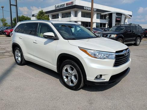 Used 2016 Toyota Highlander Limited FWD image 3