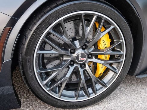 Used 2016 Chevrolet Corvette Z06 w/ 3LZ Preferred Equipment Group RWD image 68