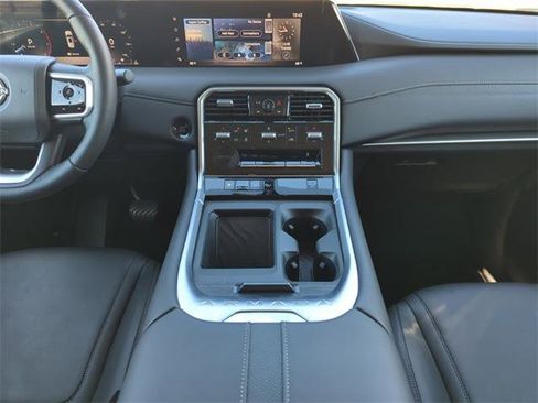 Certified 2025 Nissan Armada SV image 21