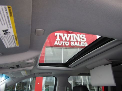 Used 2019 Cadillac Escalade ESV Premium Luxury image 22