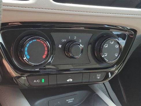 Used 2022 Honda HR-V LX image 15