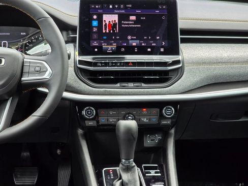 New 2026 Jeep Compass Latitude AWD/4WD image 30