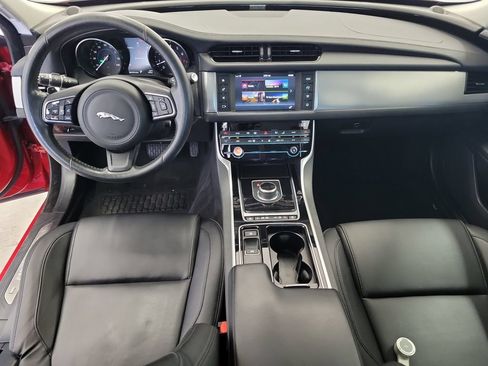 Used 2018 Jaguar XF Premium AWD/4WD image 16