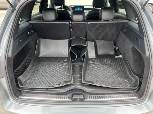Used 2021 Mercedes-Benz GLC 300 4MATIC w/ Premium Package image 16