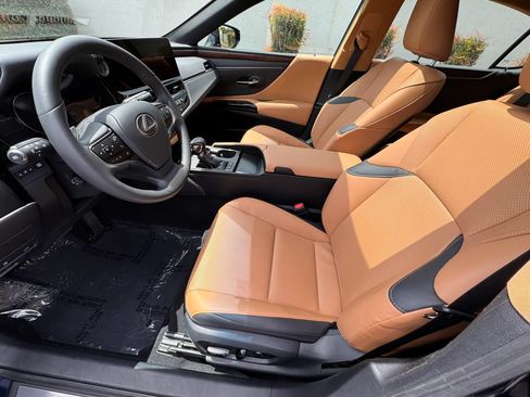Used 2023 Lexus ES 300h w/ Premium Package FWD image 10