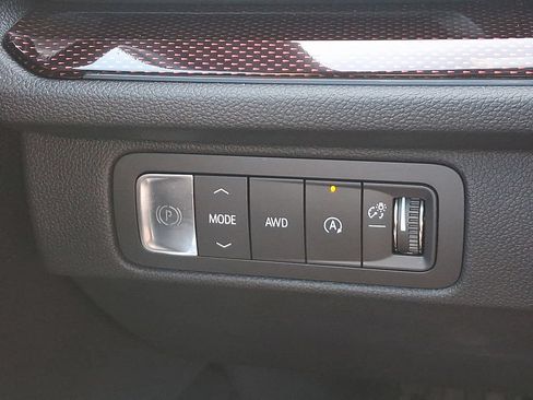 Certified 2025 Chevrolet Traverse Z71 w/ Enhanced Driving Package AWD/4WD image 24