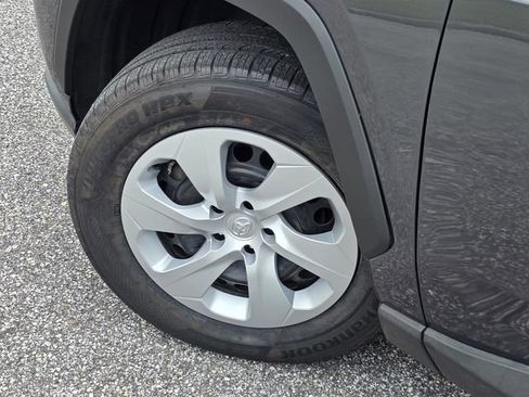Used 2020 Toyota RAV4 LE FWD image 28