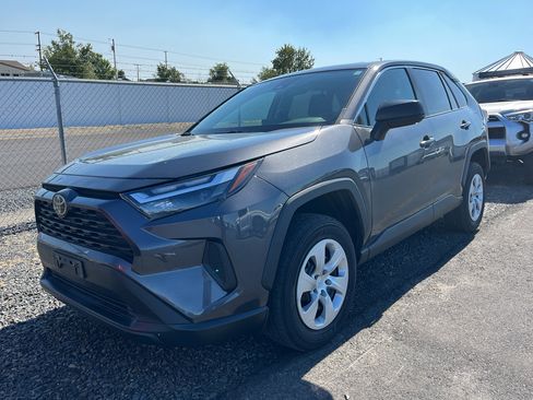 Used 2023 Toyota RAV4 LE AWD/4WD image 2
