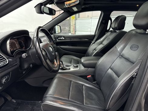 Used 2020 Jeep Grand Cherokee Overland AWD/4WD image 11