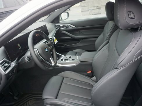 Used 2024 BMW 430i xDrive Coupe w/ Premium Package image 7