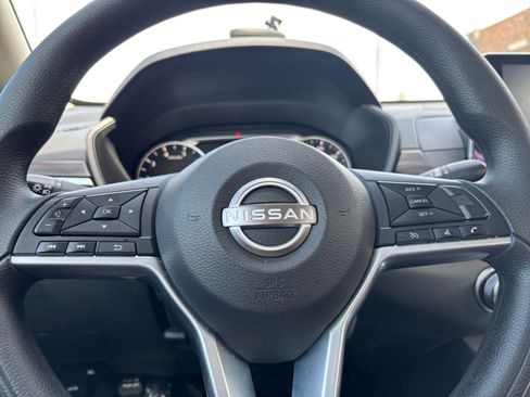 Used 2025 Nissan Altima 2.5 SV FWD image 27