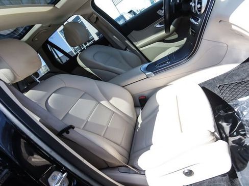 Used 2020 Mercedes-Benz GLC 300 4MATIC image 48