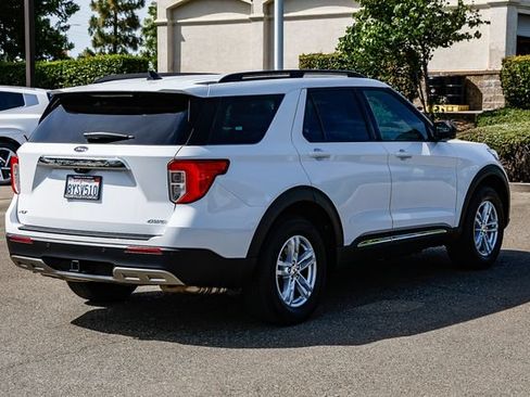 Used 2021 Ford Explorer XLT w/ Equipment Group 202A AWD/4WD image 5