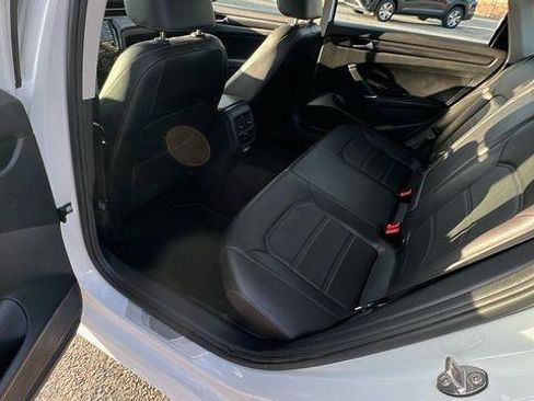 Used 2020 Volkswagen Passat 2.0T R-Line image 21