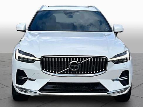 Used 2023 Volvo XC60 B5 Plus w/ Climate Package AWD/4WD image 3