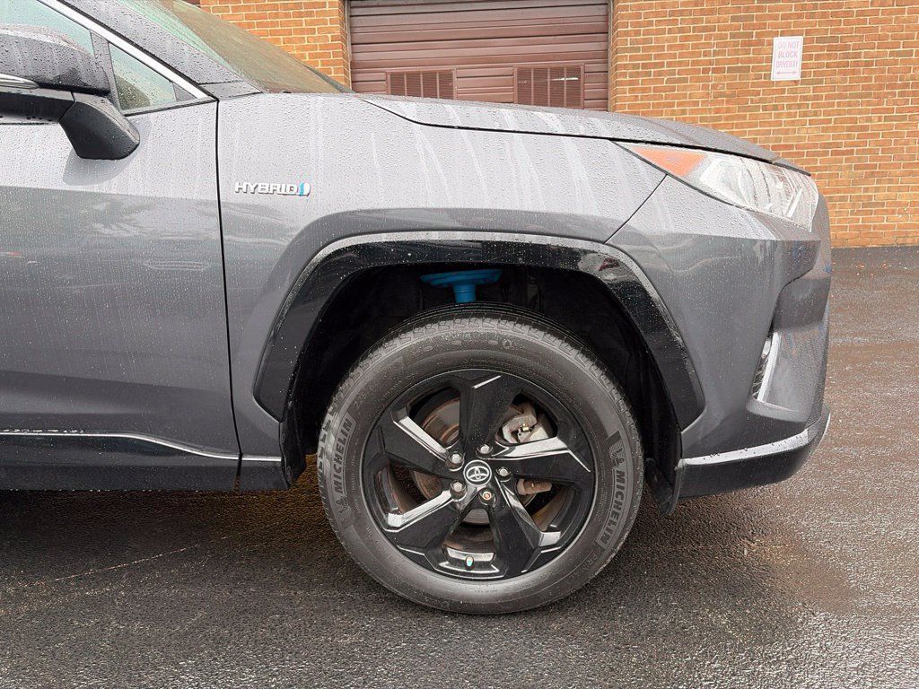 Used 2019 Toyota RAV4 XSE AWD/4WD image 5
