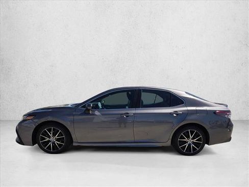 Used 2024 Toyota Camry SE FWD image 9