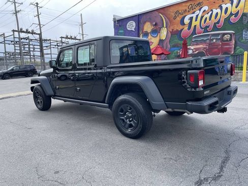 Used 2024 Jeep Gladiator Sport AWD/4WD image 3