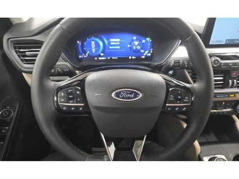 Used 2022 Ford Escape Titanium w/ Class II Trailer Tow Package AWD/4WD image 8