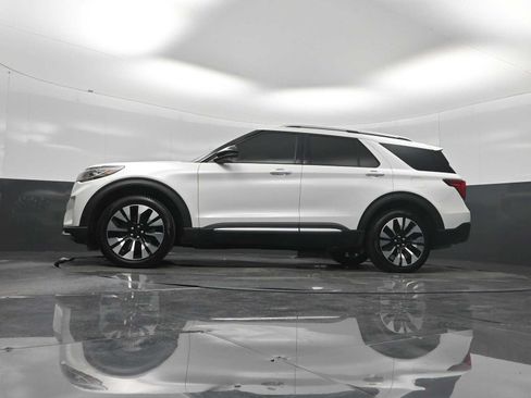 Certified 2026 Ford Explorer Platinum w/ LUX Leather Package AWD/4WD image 53
