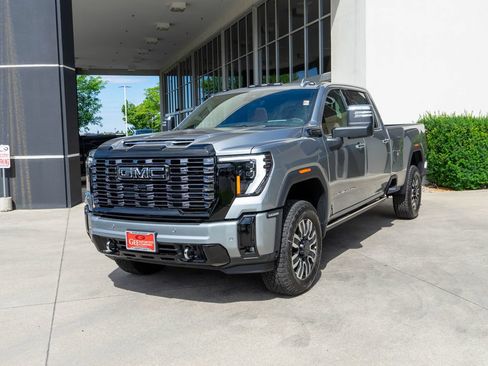 New 2026 GMC Sierra 3500 Denali Ultimate AWD/4WD image 3